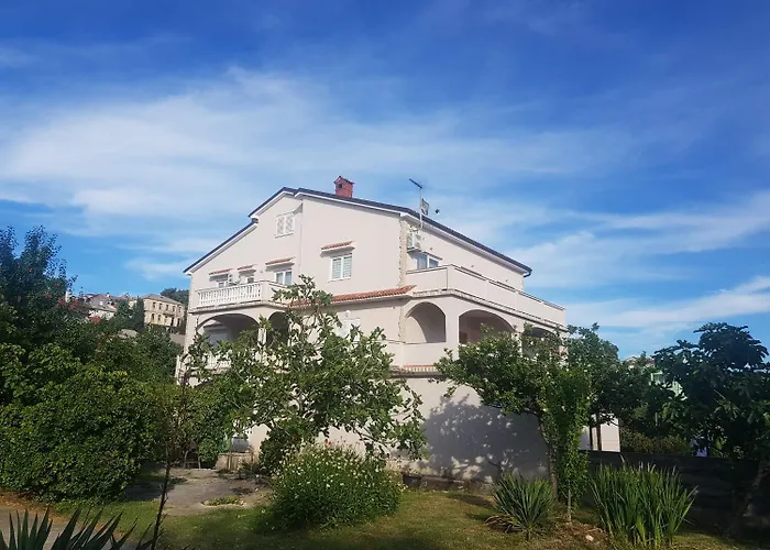 Apartments Mari - Near Sea