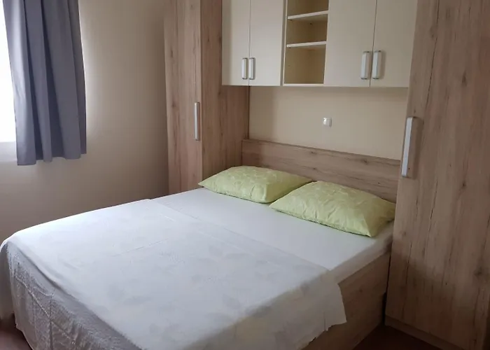 Apartments Mari - Near Sea